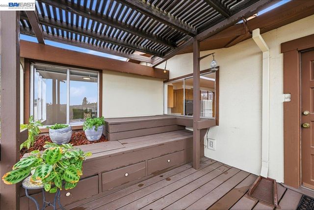 18425 Pepper St, Castro Valley, CA 94546