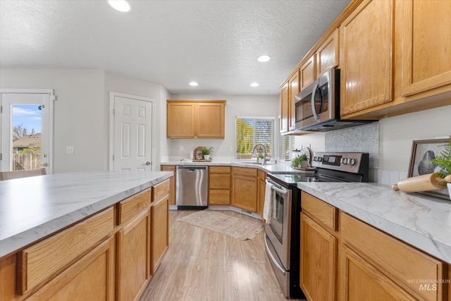 2150 W Grassy Creek Dr, Nampa, ID 83686