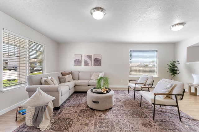 2150 W Grassy Creek Dr, Nampa, ID 83686