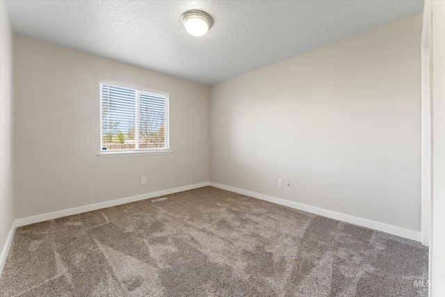 2150 W Grassy Creek Dr, Nampa, ID 83686