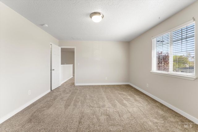 2150 W Grassy Creek Dr, Nampa, ID 83686