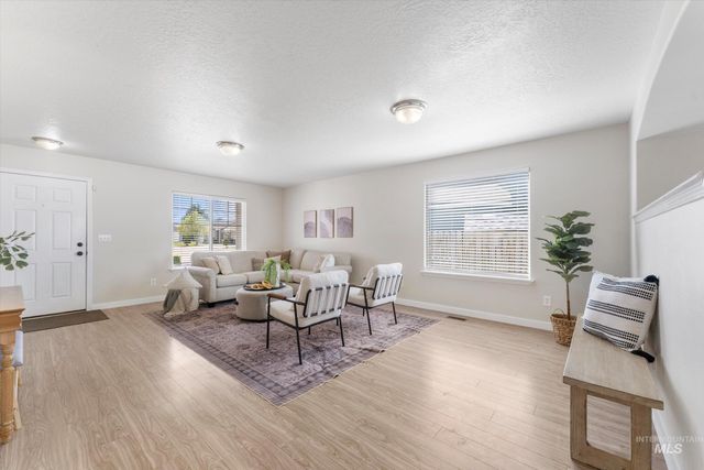 2150 W Grassy Creek Dr, Nampa, ID 83686