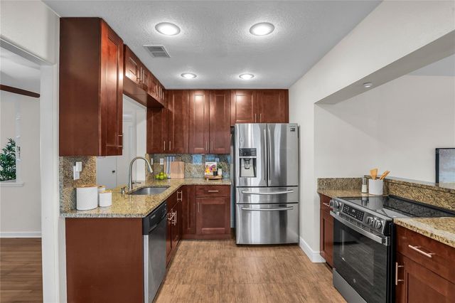 15 W PRESTON STREET, Orlando, FL 32804