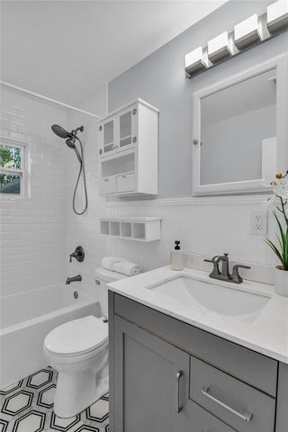 15 W PRESTON STREET, Orlando, FL 32804