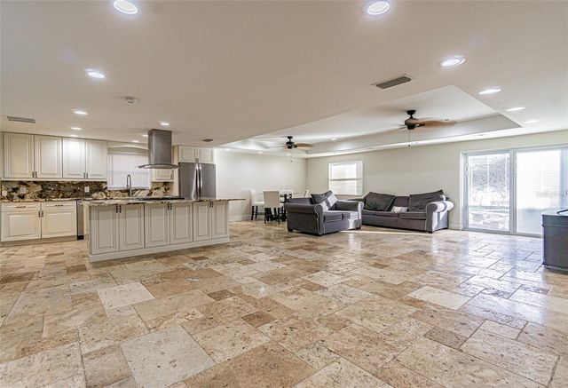 3607 E HANNA AVENUE, Tampa, FL 33610