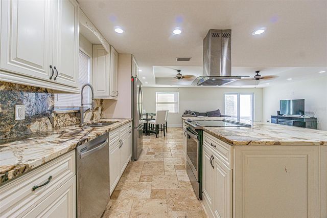 3607 E HANNA AVENUE, Tampa, FL 33610