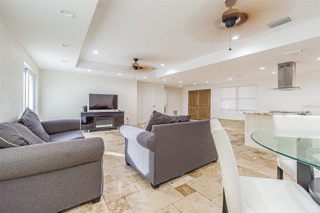 3607 E HANNA AVENUE, Tampa, FL 33610