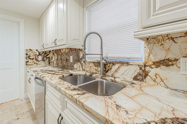 3607 E HANNA AVENUE, Tampa, FL 33610