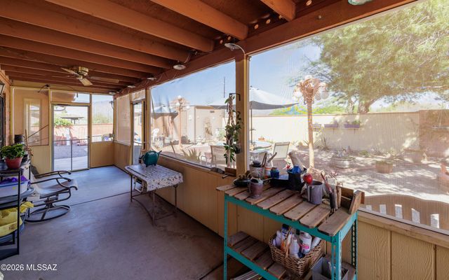 874 N Dusenburg Avenue, Tucson, AZ 85748