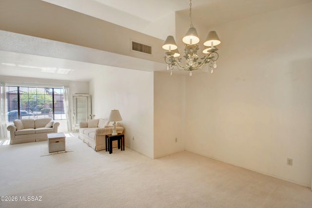 874 N Dusenburg Avenue, Tucson, AZ 85748