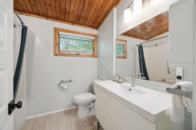 662 Gentry Avenue N, Oakdale, MN 55128