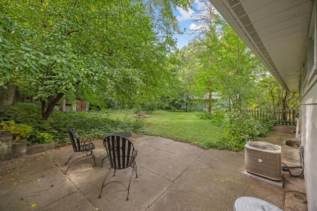 662 Gentry Avenue N, Oakdale, MN 55128
