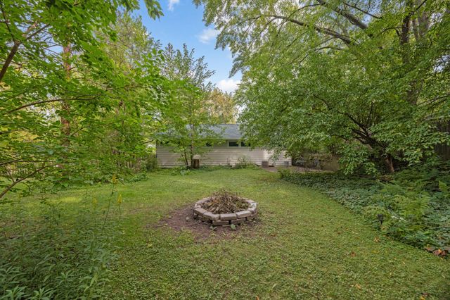 662 Gentry Avenue N, Oakdale, MN 55128
