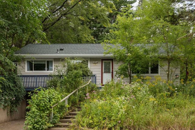 662 Gentry Avenue N, Oakdale, MN 55128