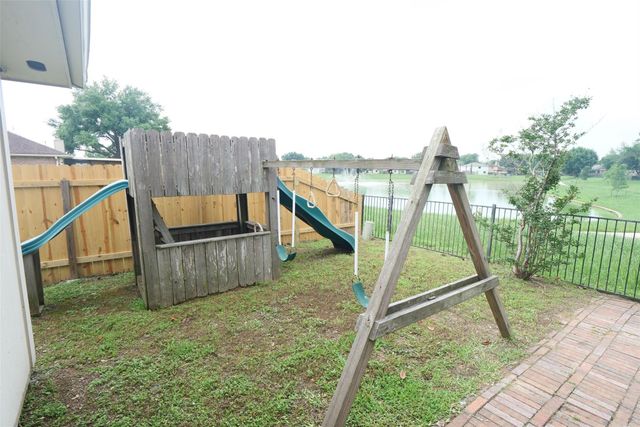 23135 N Waterlake Drive, Richmond, TX 77406
