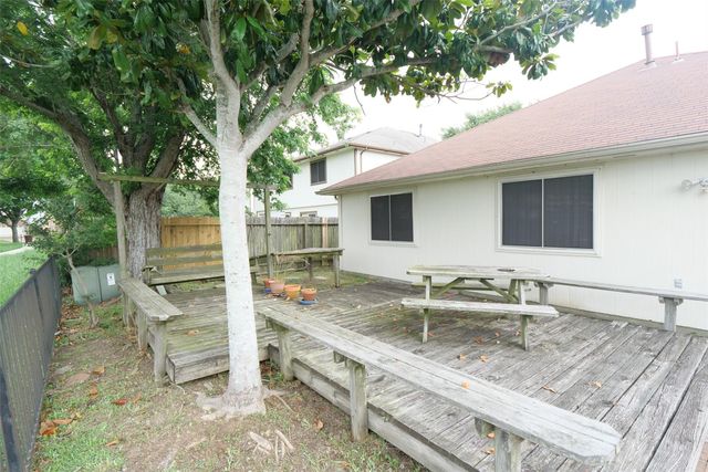 23135 N Waterlake Drive, Richmond, TX 77406