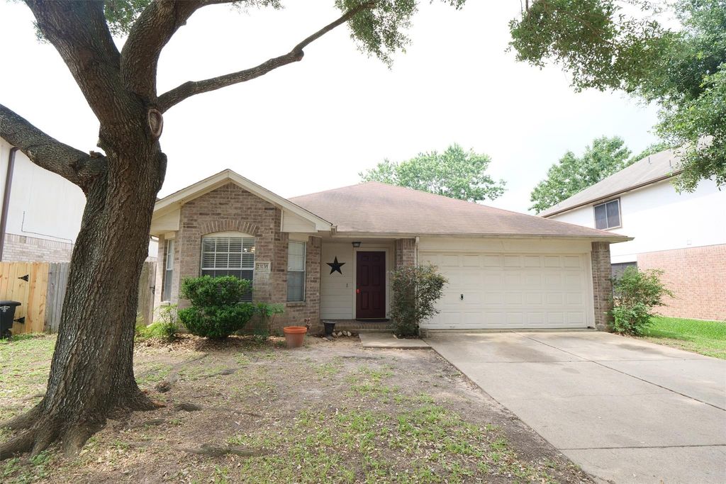 23135 N Waterlake Drive, Richmond, TX 77406