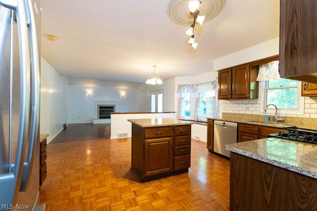 1273 Sharonbrook Drive, Twinsburg, OH 44087