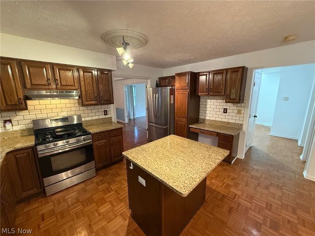 1273 Sharonbrook Drive, Twinsburg, OH 44087