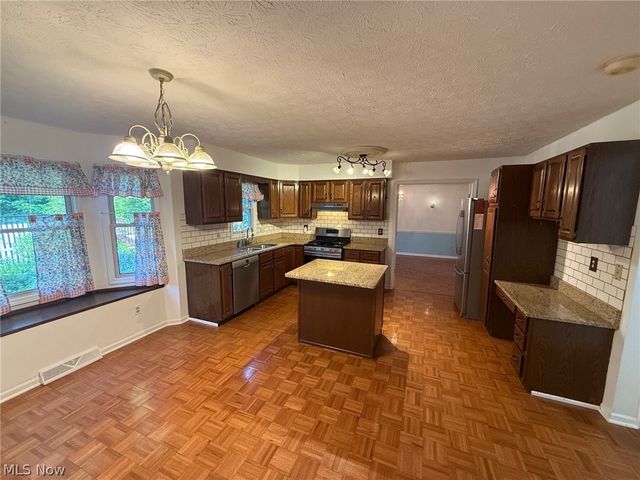 1273 Sharonbrook Drive, Twinsburg, OH 44087