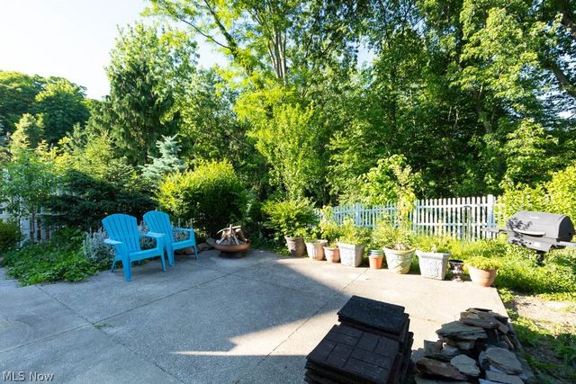 1273 Sharonbrook Drive, Twinsburg, OH 44087