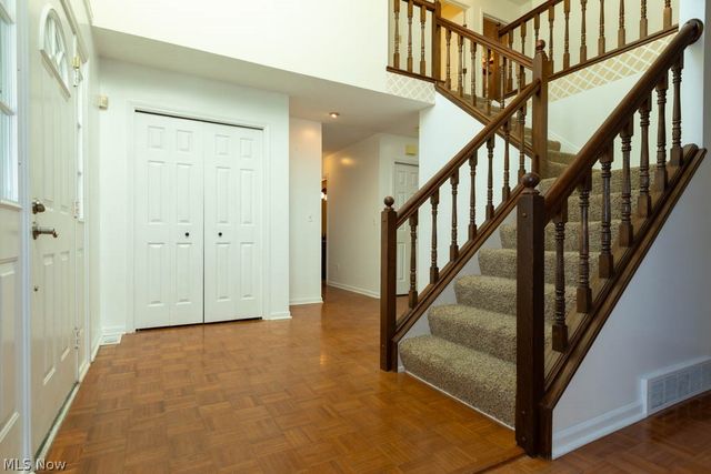 1273 Sharonbrook Drive, Twinsburg, OH 44087