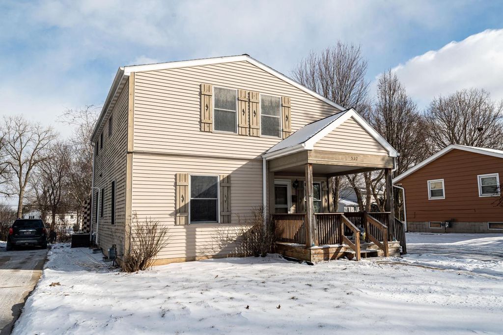 537 Pennsylvania AVENUE, West Bend, WI 53095