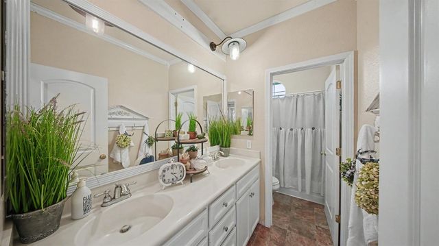 1751 Vintage Cir, Oakdale, CA 95361