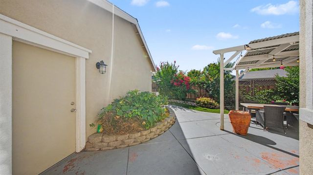 1751 Vintage Cir, Oakdale, CA 95361