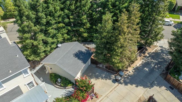 1751 Vintage Cir, Oakdale, CA 95361