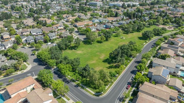 1751 Vintage Cir, Oakdale, CA 95361