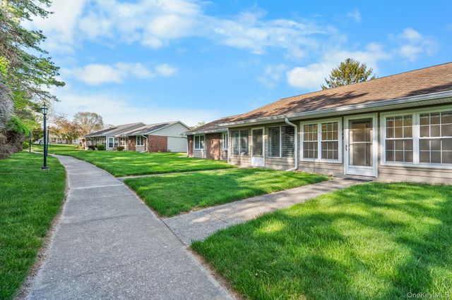 54 Aylesbury Court B, Ridge, NY 11961