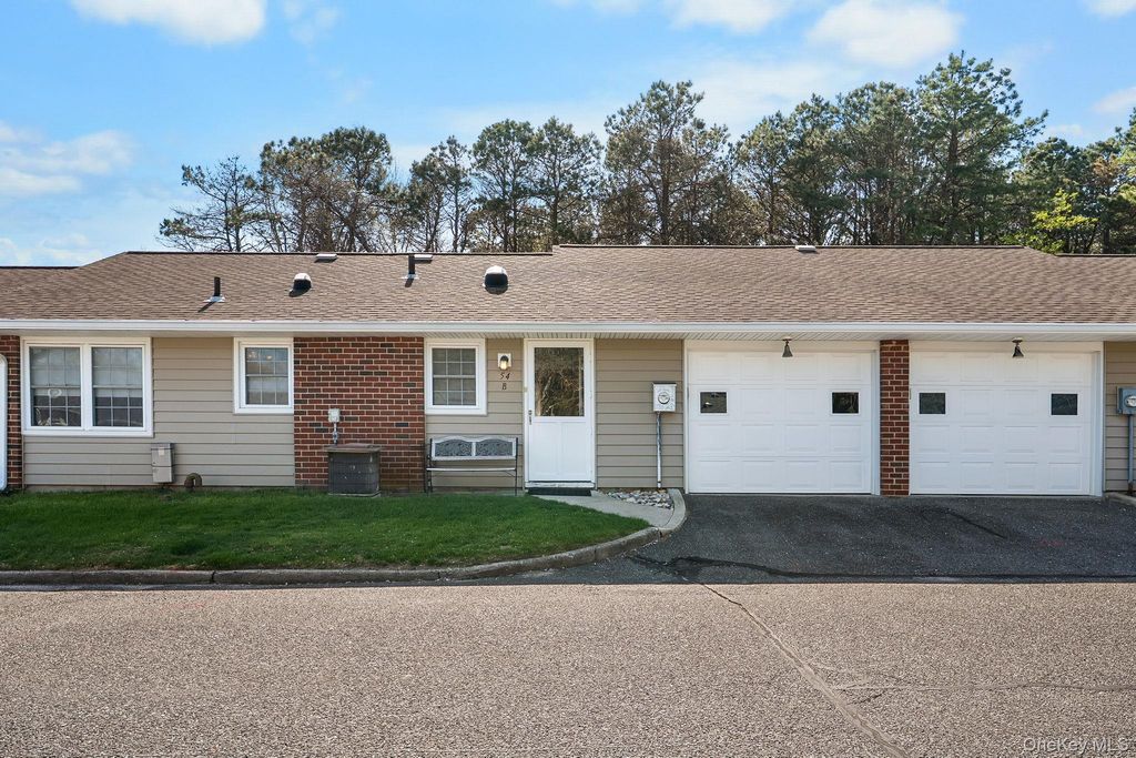 54 Aylesbury Court B, Ridge, NY 11961