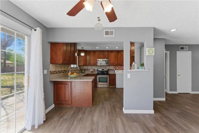 45514 12th Street, Lancaster, CA 93534