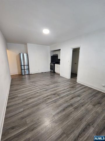 2615 John F Kennedy Boulevard 209, Jersey City, NJ 07306