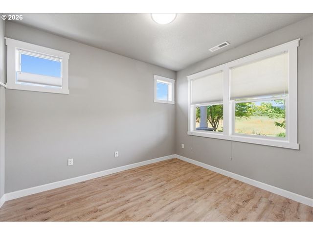 2330 E 8TH Way, La Center, WA 98629