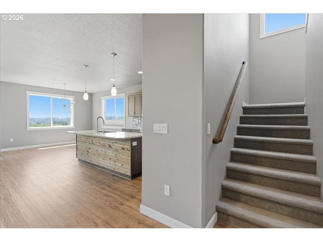 2330 E 8TH Way, La Center, WA 98629