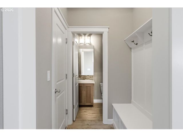 2330 E 8TH Way, La Center, WA 98629