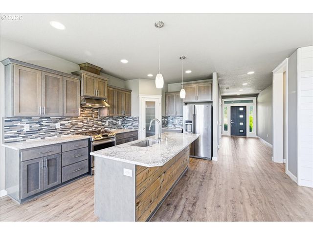 2330 E 8TH Way, La Center, WA 98629