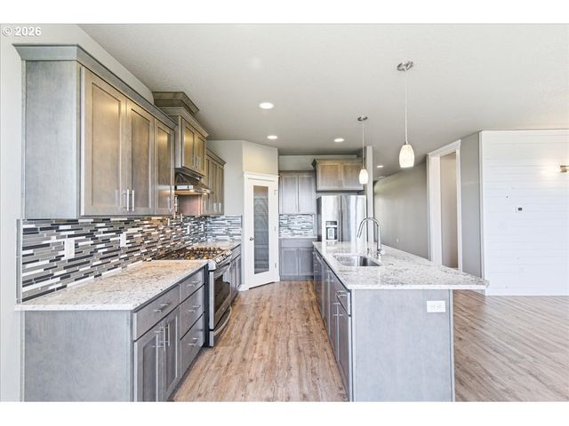 2330 E 8TH Way, La Center, WA 98629