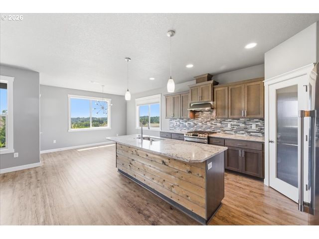 2330 E 8TH Way, La Center, WA 98629