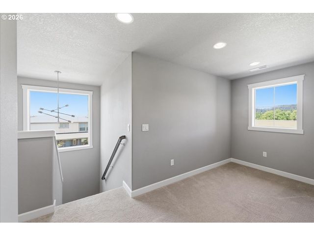 2330 E 8TH Way, La Center, WA 98629