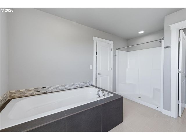 2330 E 8TH Way, La Center, WA 98629