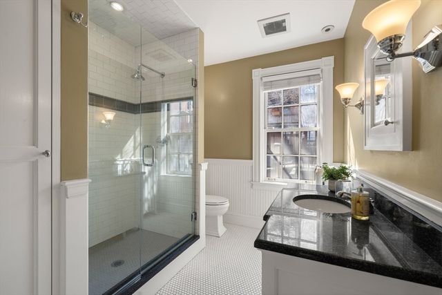 14 Pinckney Street, Boston, MA 02114