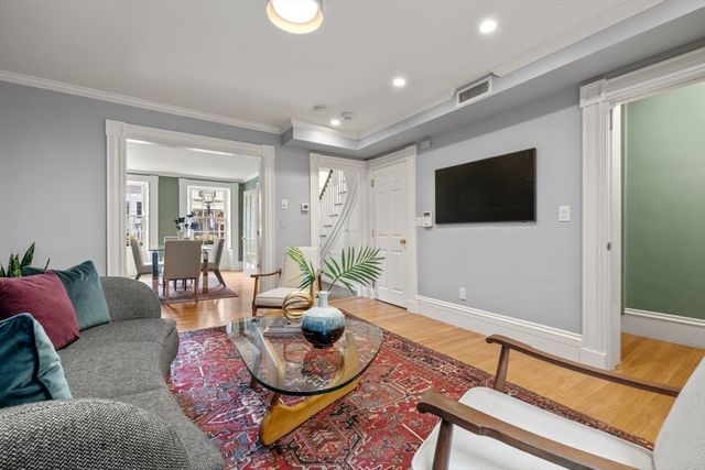 14 Pinckney Street, Boston, MA 02114