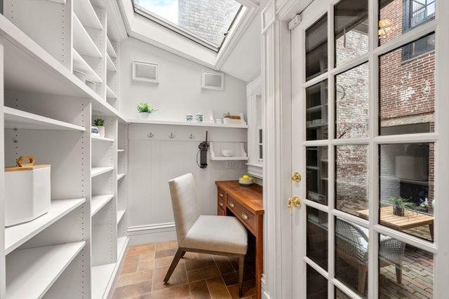 14 Pinckney Street, Boston, MA 02114