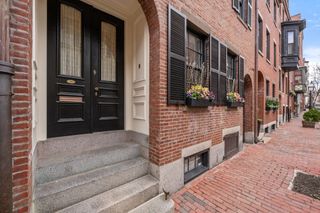 14 Pinckney Street, Boston, MA 02114