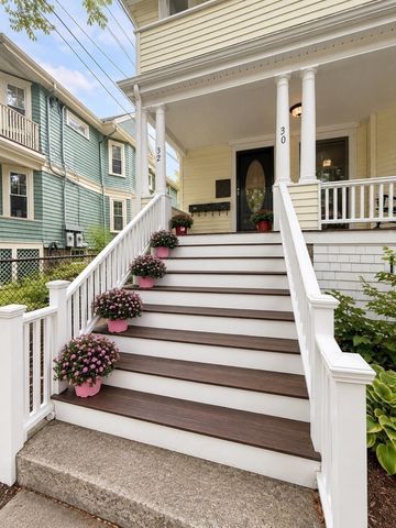 30-32 Granville Rd 2, Cambridge, MA 02138