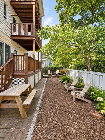 30-32 Granville Rd 2, Cambridge, MA 02138
