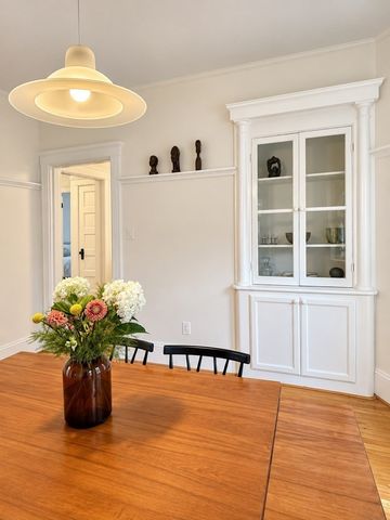 30-32 Granville Rd 2, Cambridge, MA 02138